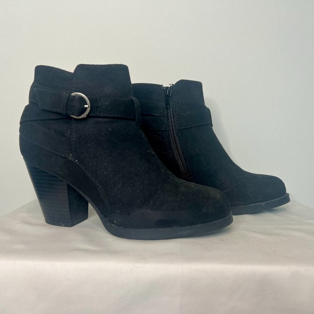 Womens Black Suede Size 6 Bootie